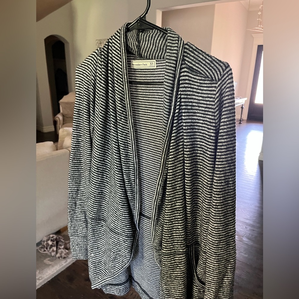 Abercrombie sweater/cardigan